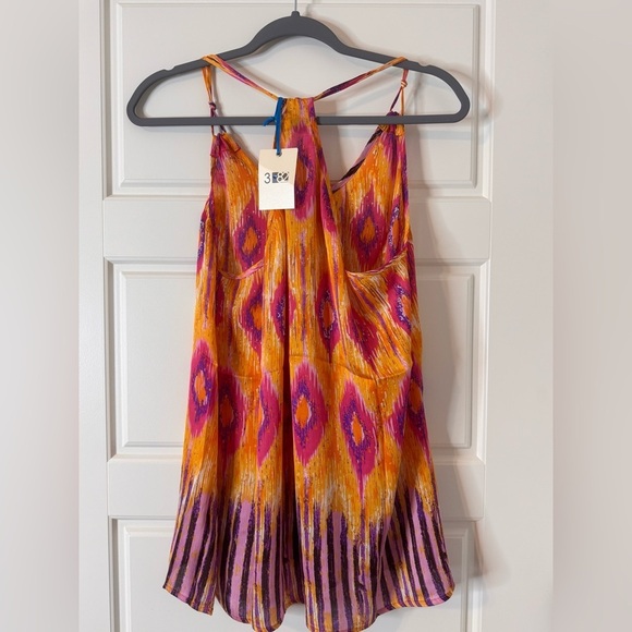 Summer is coming 
Women’s 3❤️82 Top - Picture 4 of 4